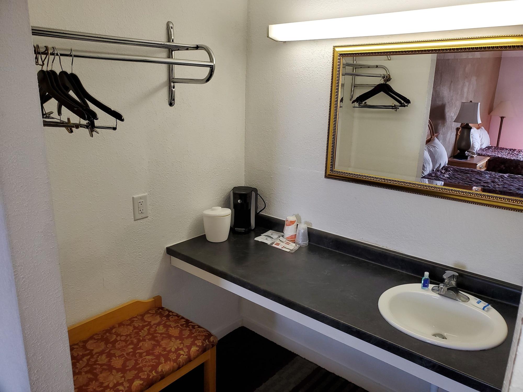 Rodeway Inn Brazil Ngoại thất bức ảnh
